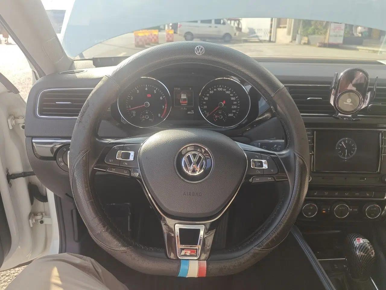 Volkswagen Sagitar 2018 280TSI DSG Luxury Model — миниатюра 10