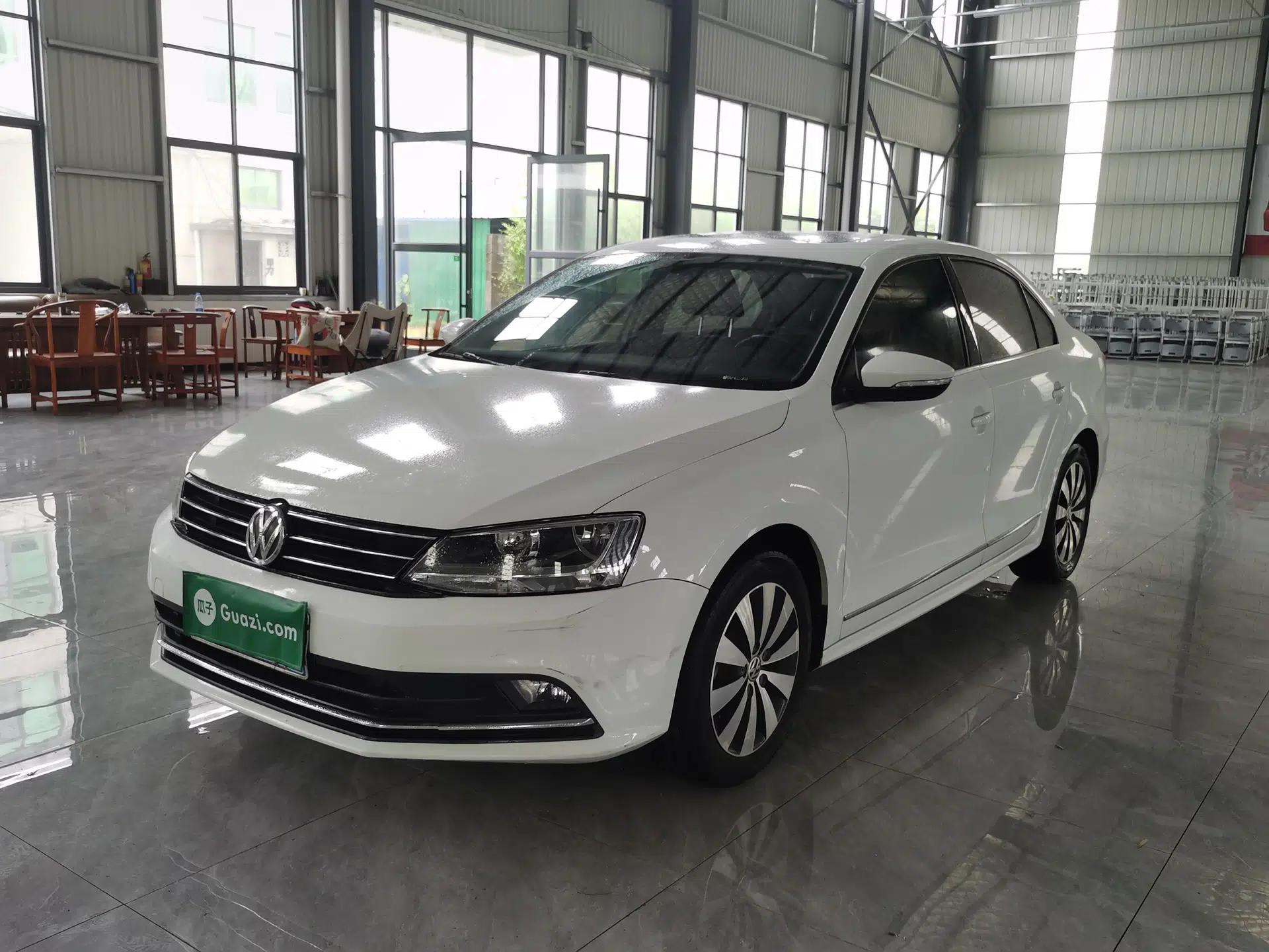 Volkswagen Sagitar 2018 1.6L Automatic Comfort Model — миниатюра 1