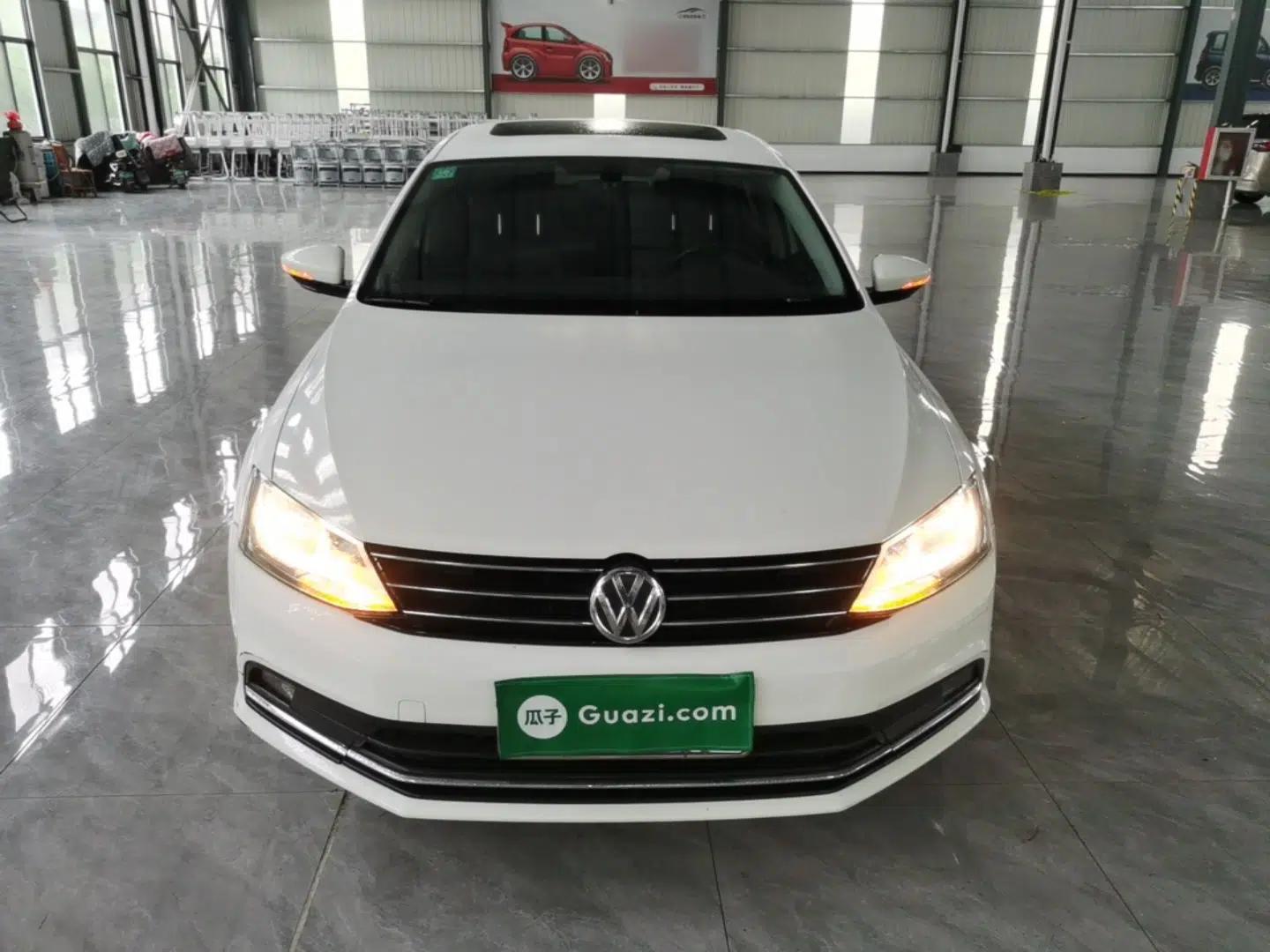 Volkswagen Sagitar 2018 1.6L Automatic Comfort Model — миниатюра 2