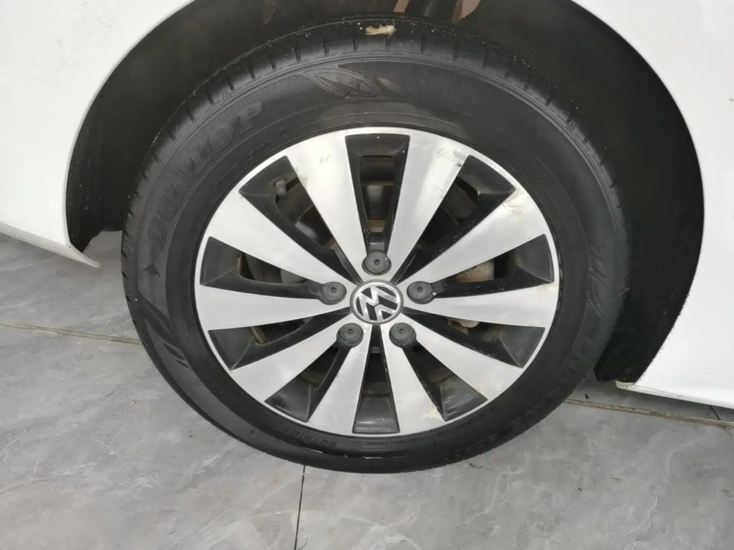 Volkswagen Sagitar 2018 1.6L Automatic Comfort Model — миниатюра 11