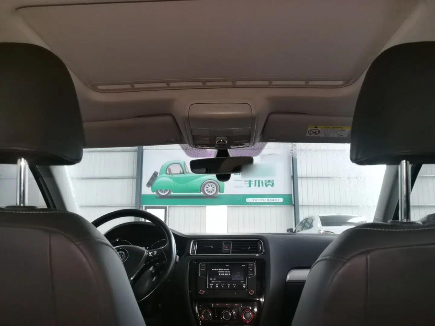 Volkswagen Sagitar 2018 1.6L Automatic Comfort Model — миниатюра 21