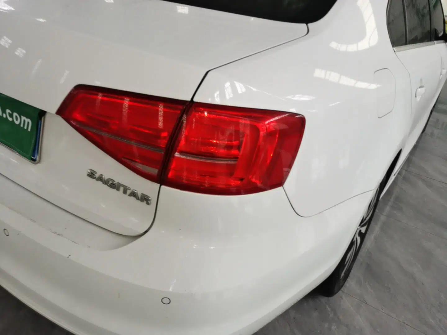Volkswagen Sagitar 2018 1.6L Automatic Comfort Model — миниатюра 9