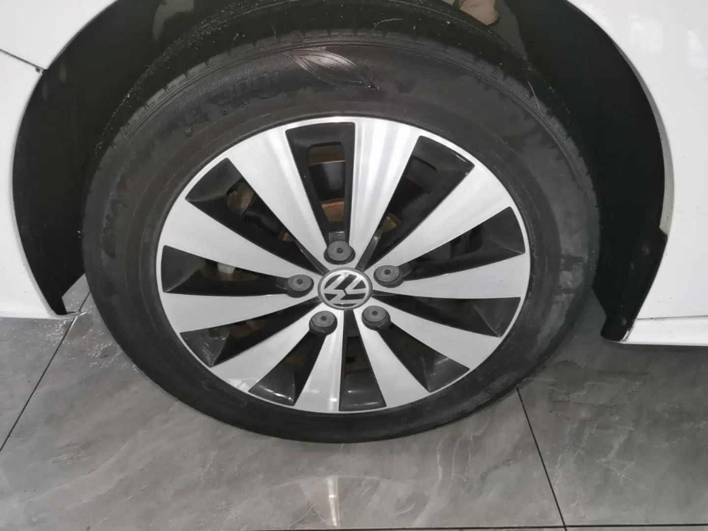 Volkswagen Sagitar 2018 1.6L Automatic Comfort Model — миниатюра 10