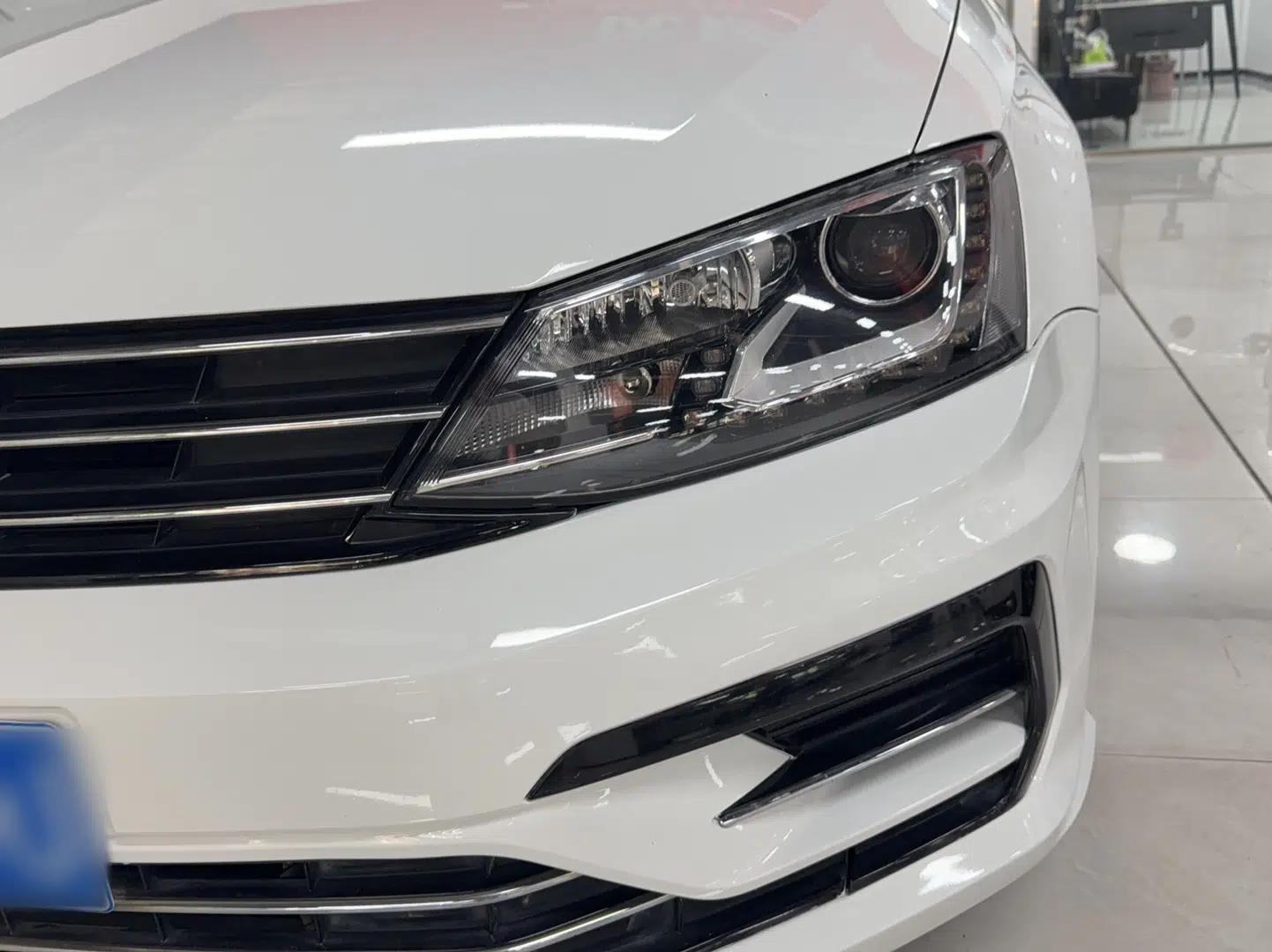 Volkswagen Sagitar 2018 280TSI DSG Ignite Edition — миниатюра 2