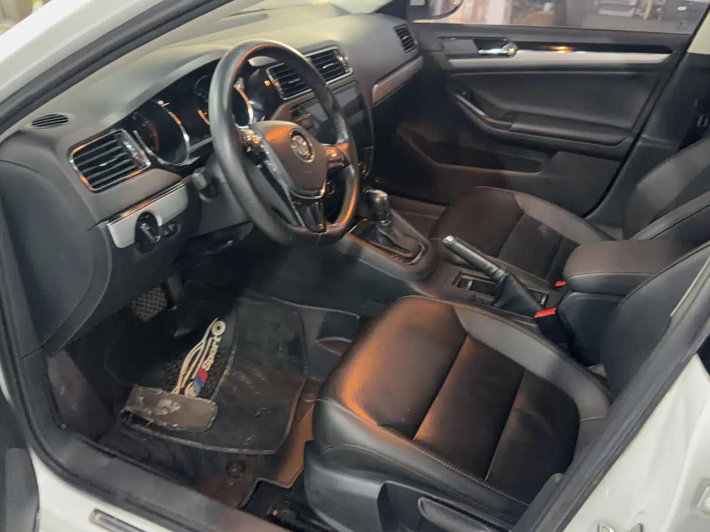 Volkswagen Sagitar 2018 280TSI DSG Ignite Edition — миниатюра 15