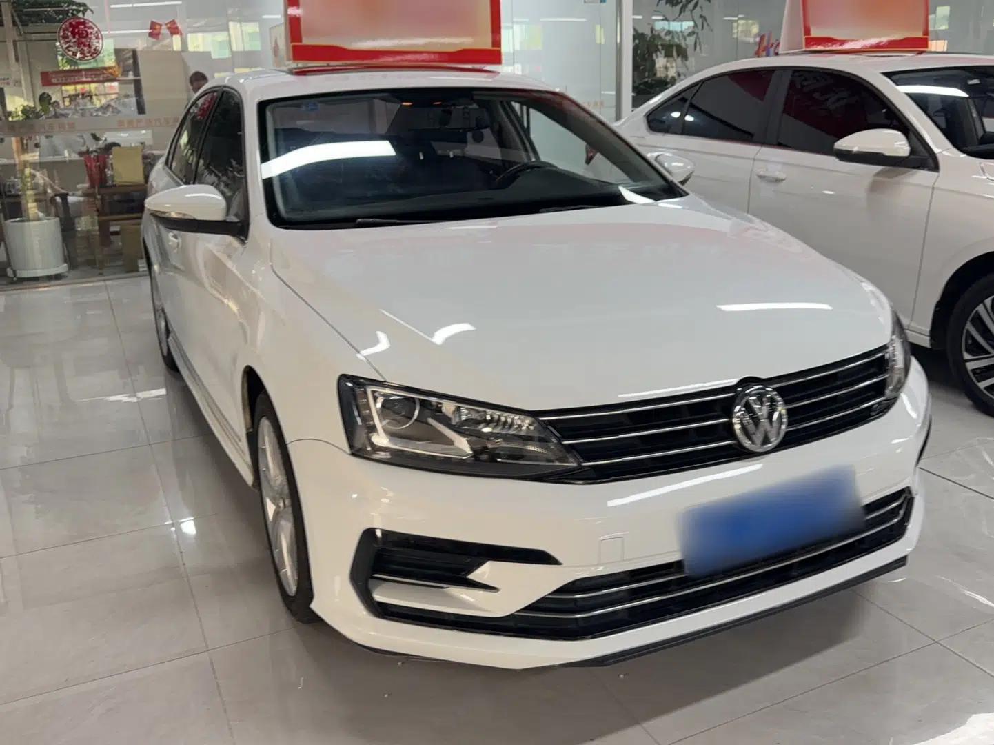 Volkswagen Sagitar 2018 280TSI DSG Ignite Edition — миниатюра 4