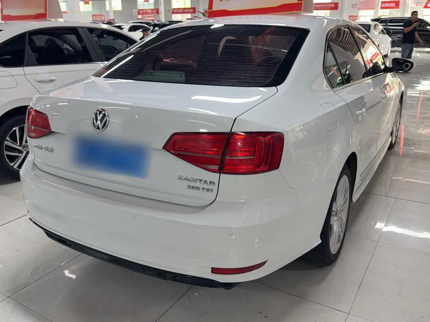 Volkswagen Sagitar 2018 280TSI DSG Ignite Edition — миниатюра 5