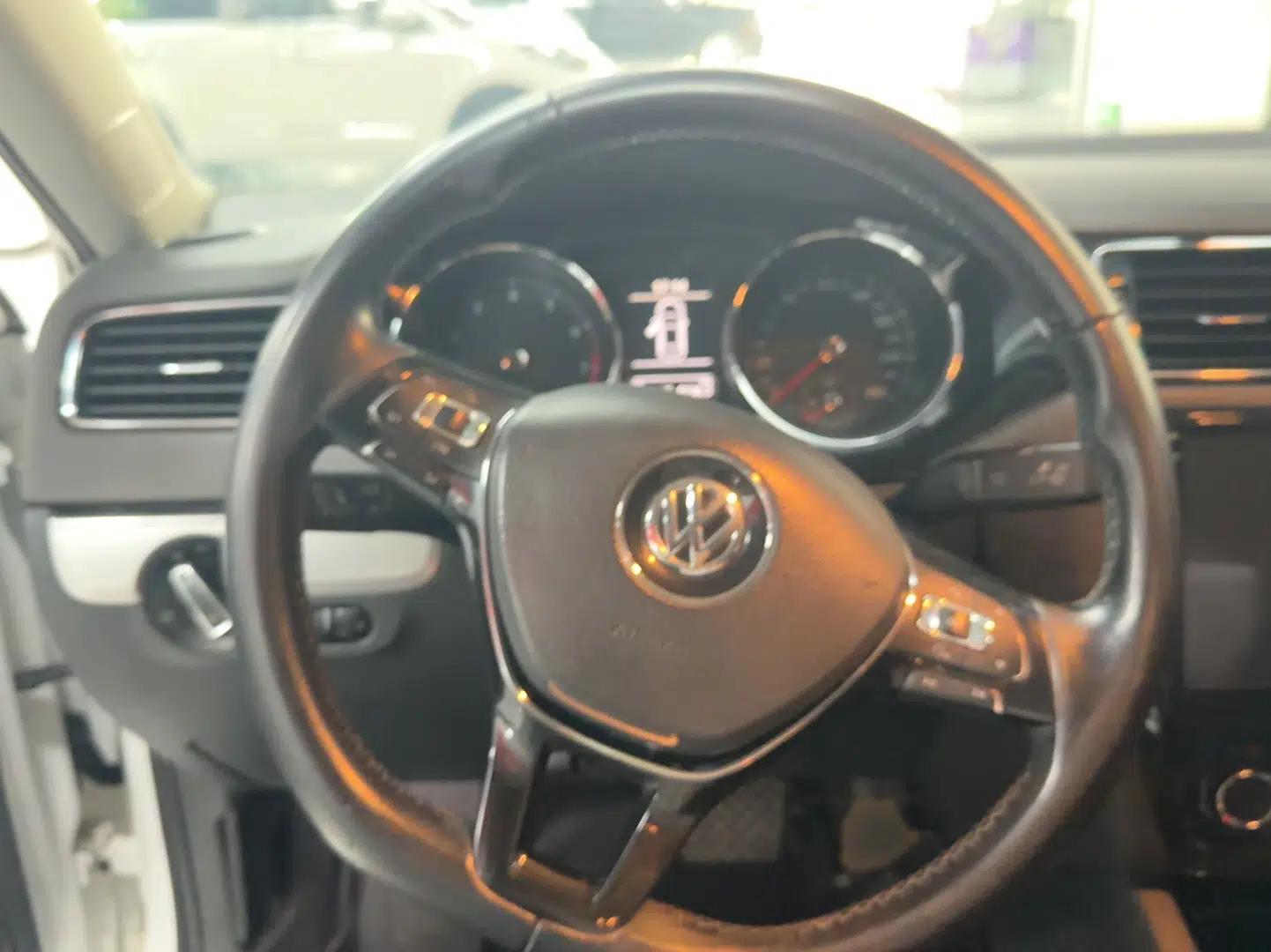 Volkswagen Sagitar 2018 280TSI DSG Ignite Edition — миниатюра 8