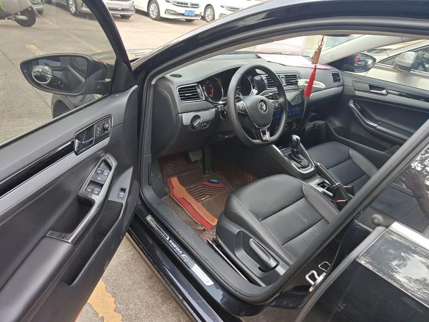 Volkswagen Sagitar 2018 1.6L Automatic Comfort Model — миниатюра 18