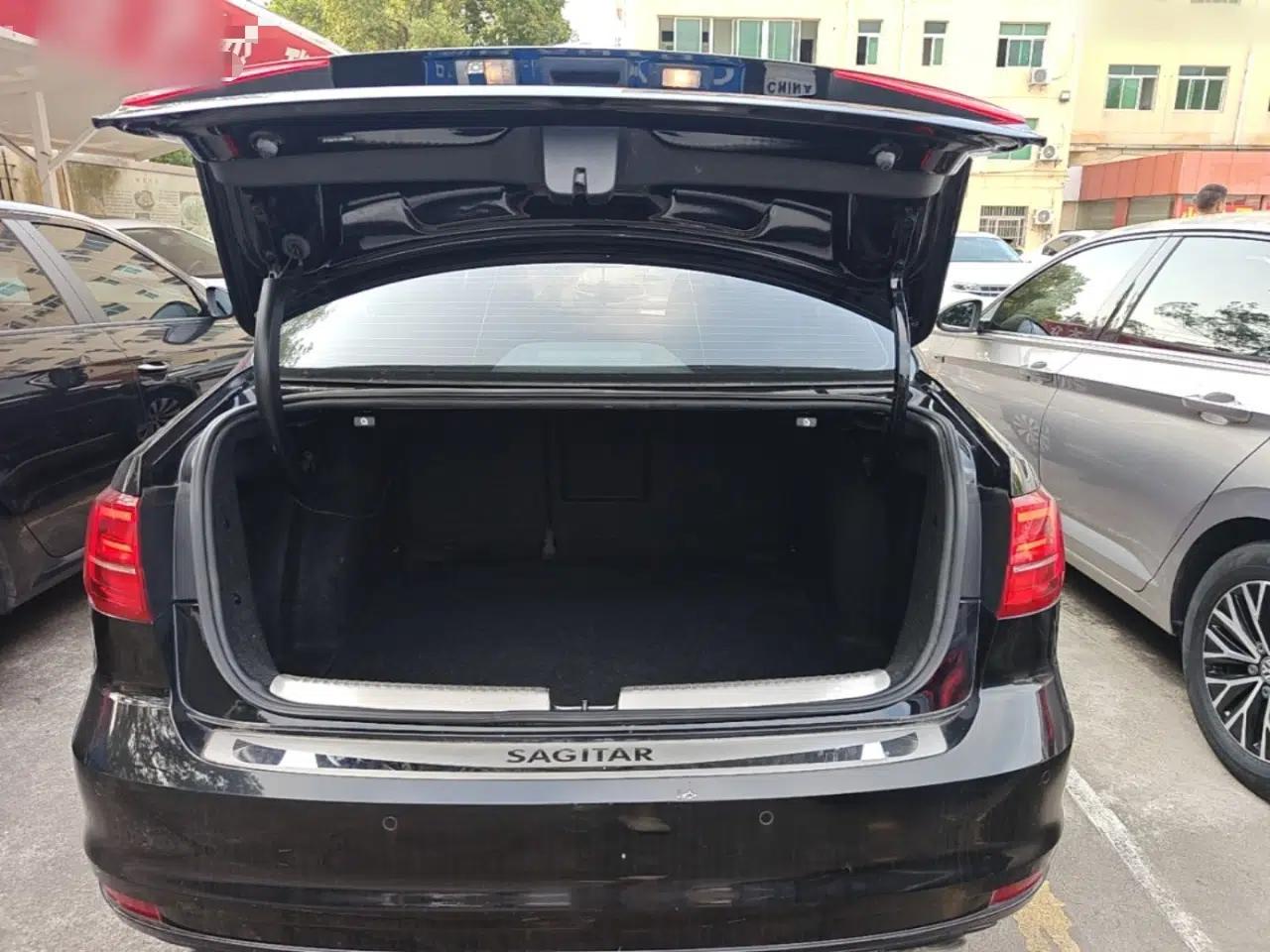 Volkswagen Sagitar 2018 1.6L Automatic Comfort Model — миниатюра 22