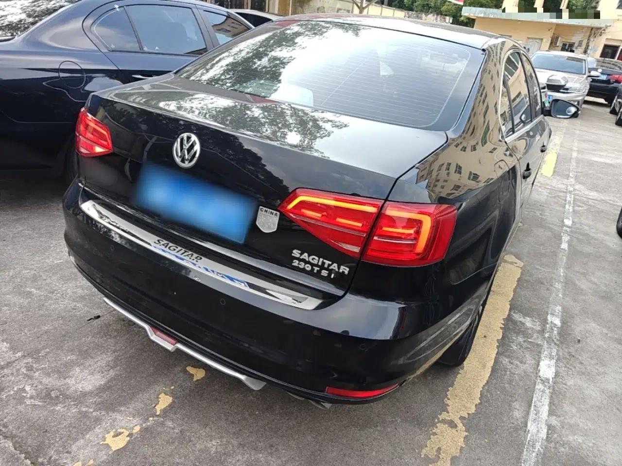 Volkswagen Sagitar 2018 1.6L Automatic Comfort Model — миниатюра 6