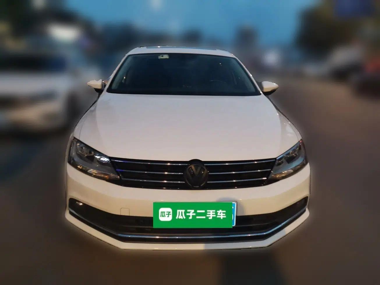 Volkswagen Sagitar 2018 1.6L Automatic Comfort Model — миниатюра 2