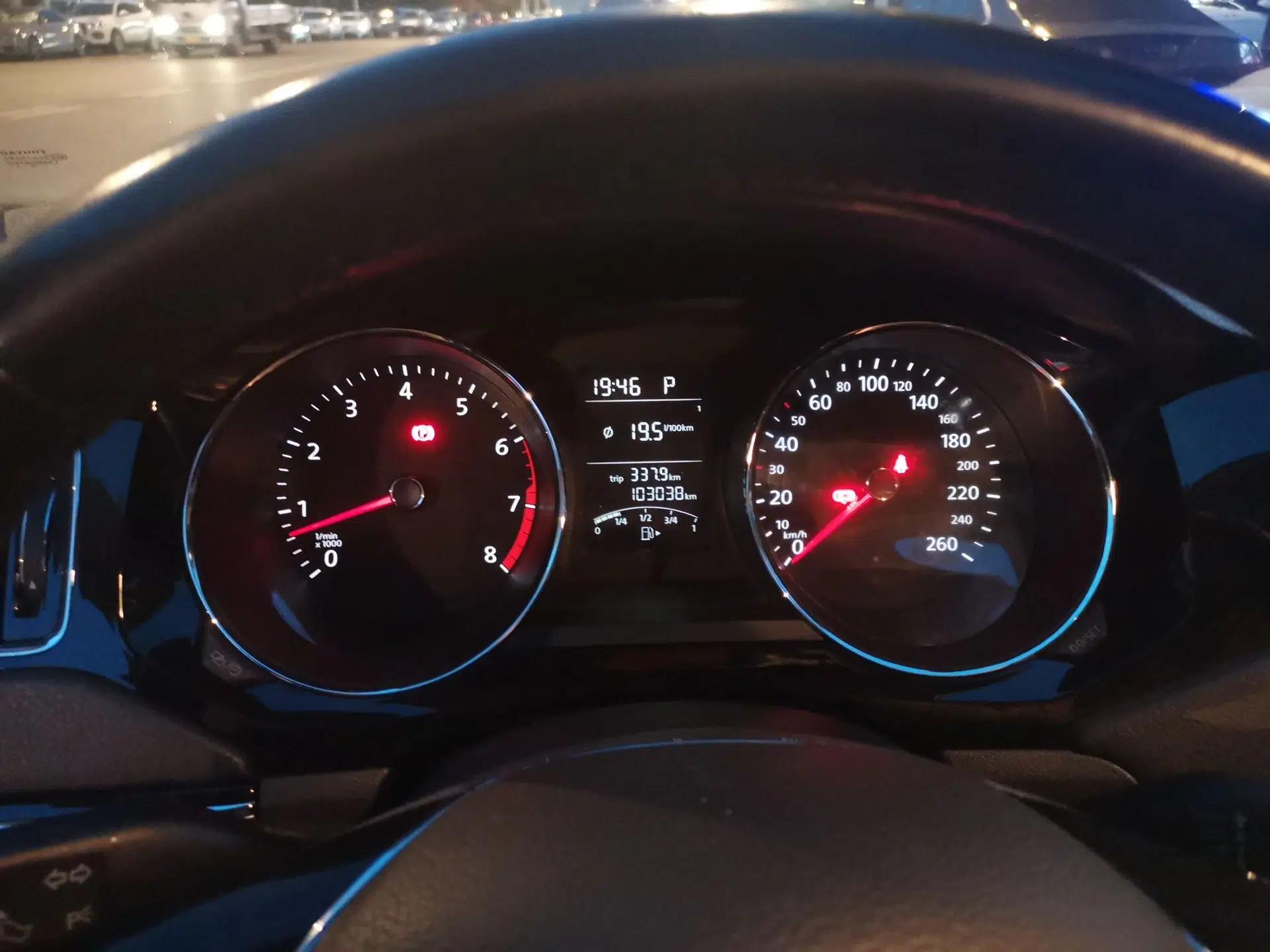 Volkswagen Sagitar 2018 1.6L Automatic Comfort Model — миниатюра 11