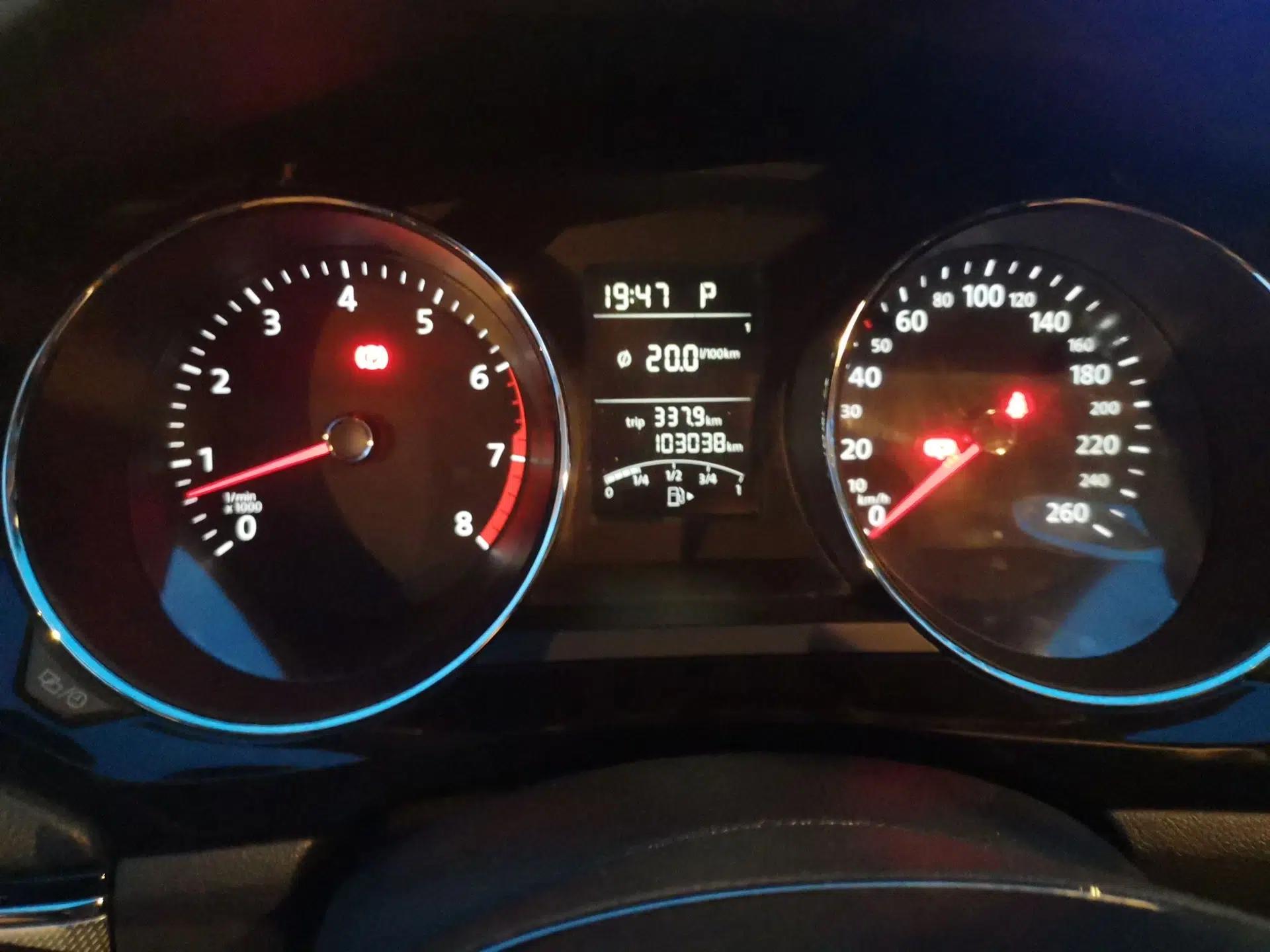 Volkswagen Sagitar 2018 1.6L Automatic Comfort Model — миниатюра 12