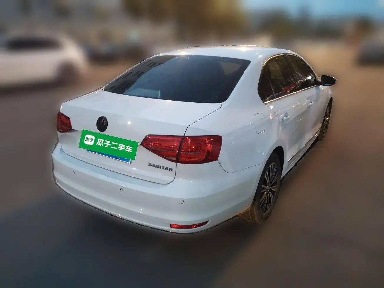 Volkswagen Sagitar 2018 1.6L Automatic Comfort Model — миниатюра 6