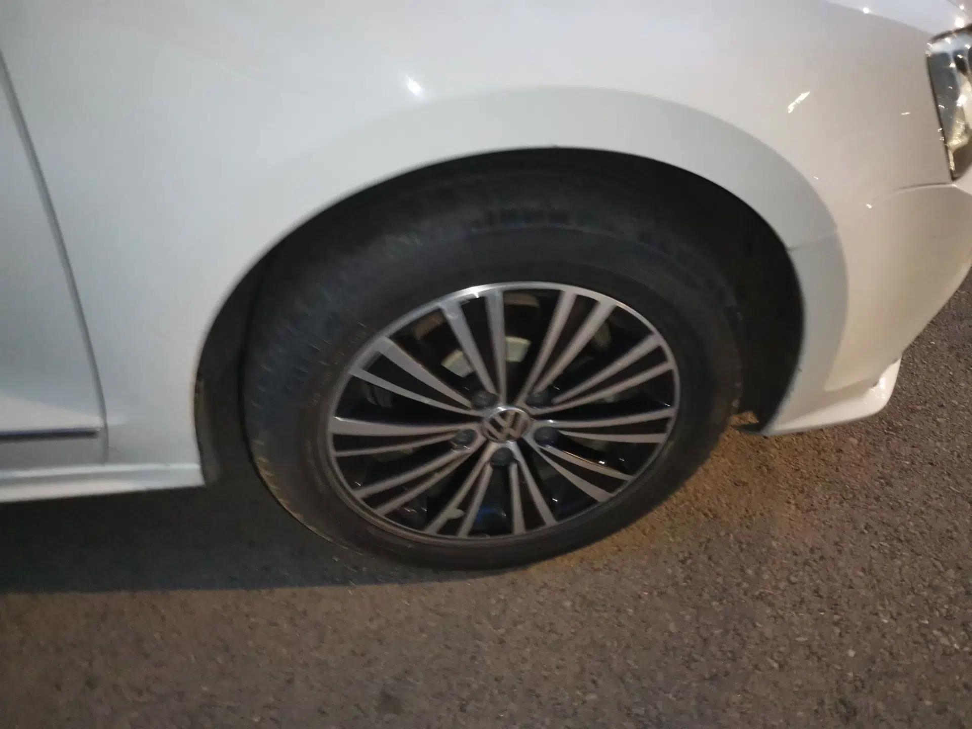 Volkswagen Sagitar 2018 1.6L Automatic Comfort Model — миниатюра 8