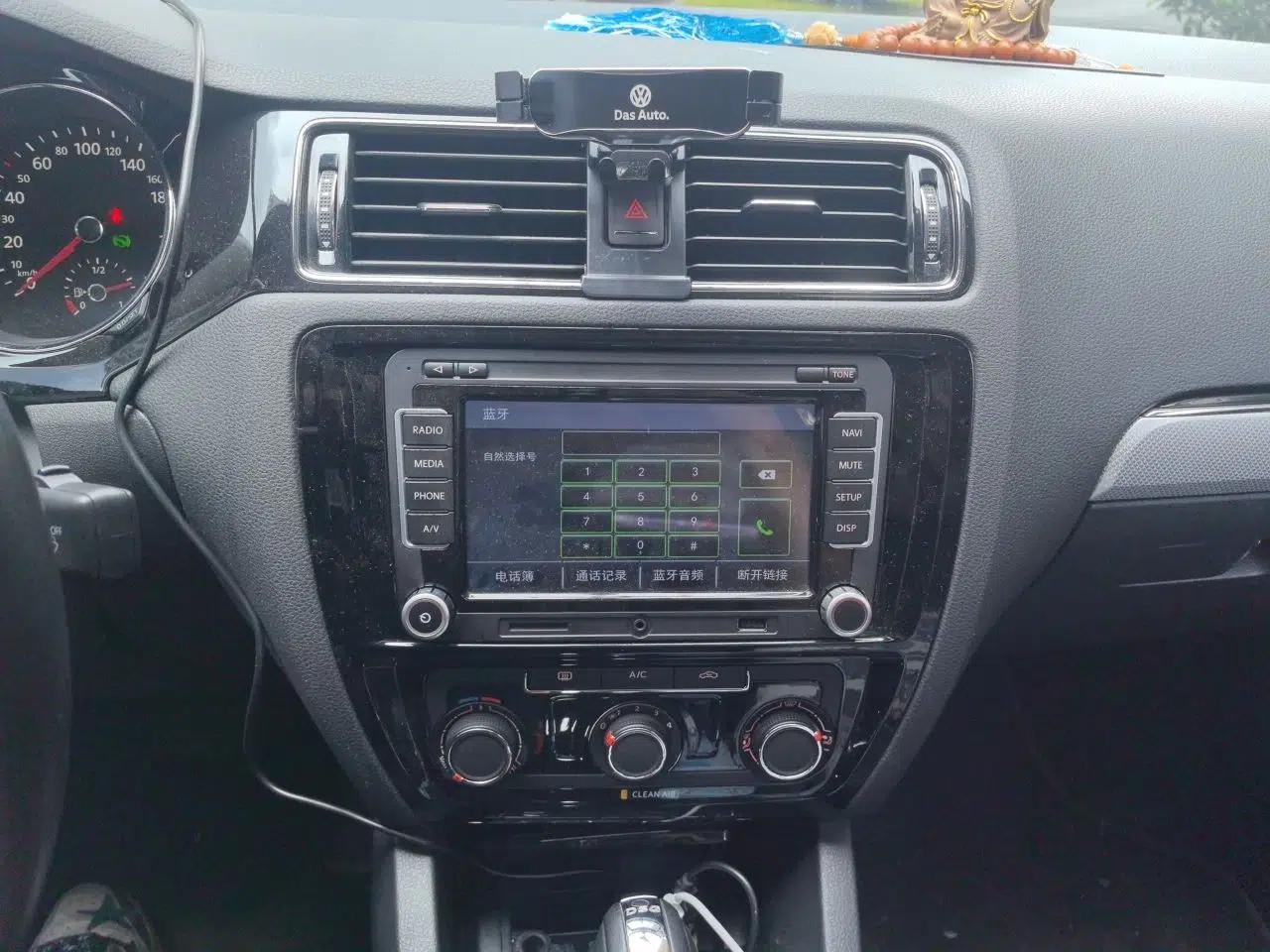 Volkswagen Sagitar 2017 230TSI Automatic Comfort Version — миниатюра 13