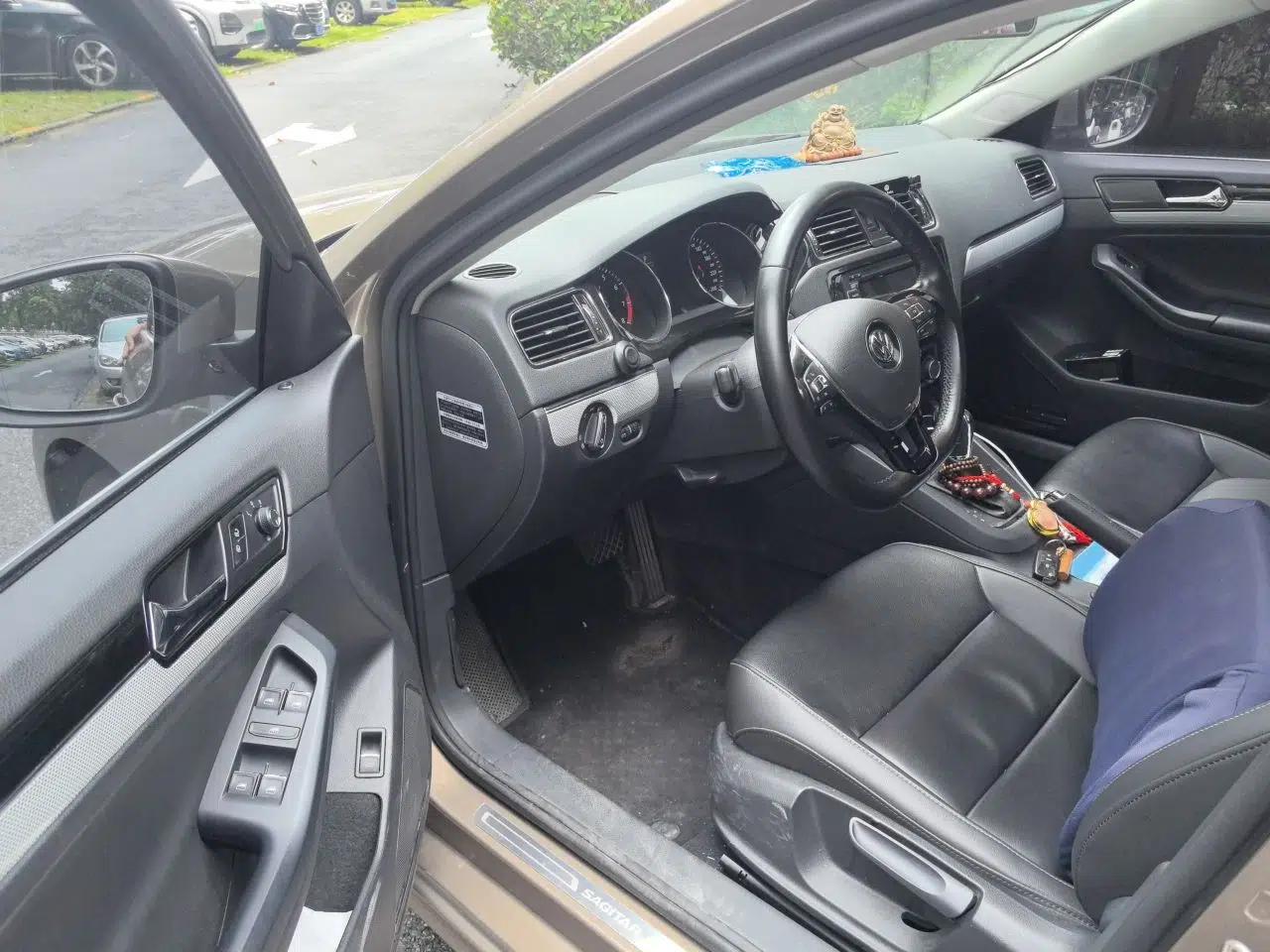 Volkswagen Sagitar 2017 230TSI Automatic Comfort Version — миниатюра 16