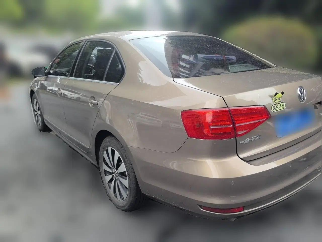Volkswagen Sagitar 2017 230TSI Automatic Comfort Version — миниатюра 4