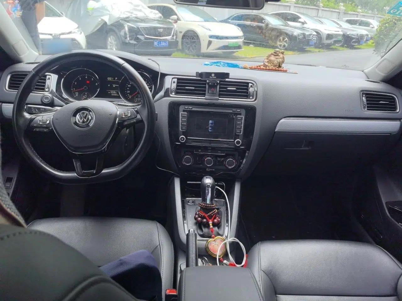 Volkswagen Sagitar 2017 230TSI Automatic Comfort Version — миниатюра 9