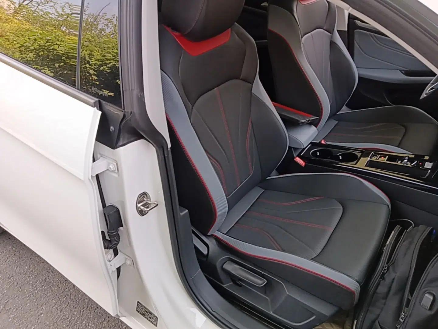 Volkswagen Lamando 2022 Lingdu L 280TSI DSG Spicy Edition — миниатюра 24