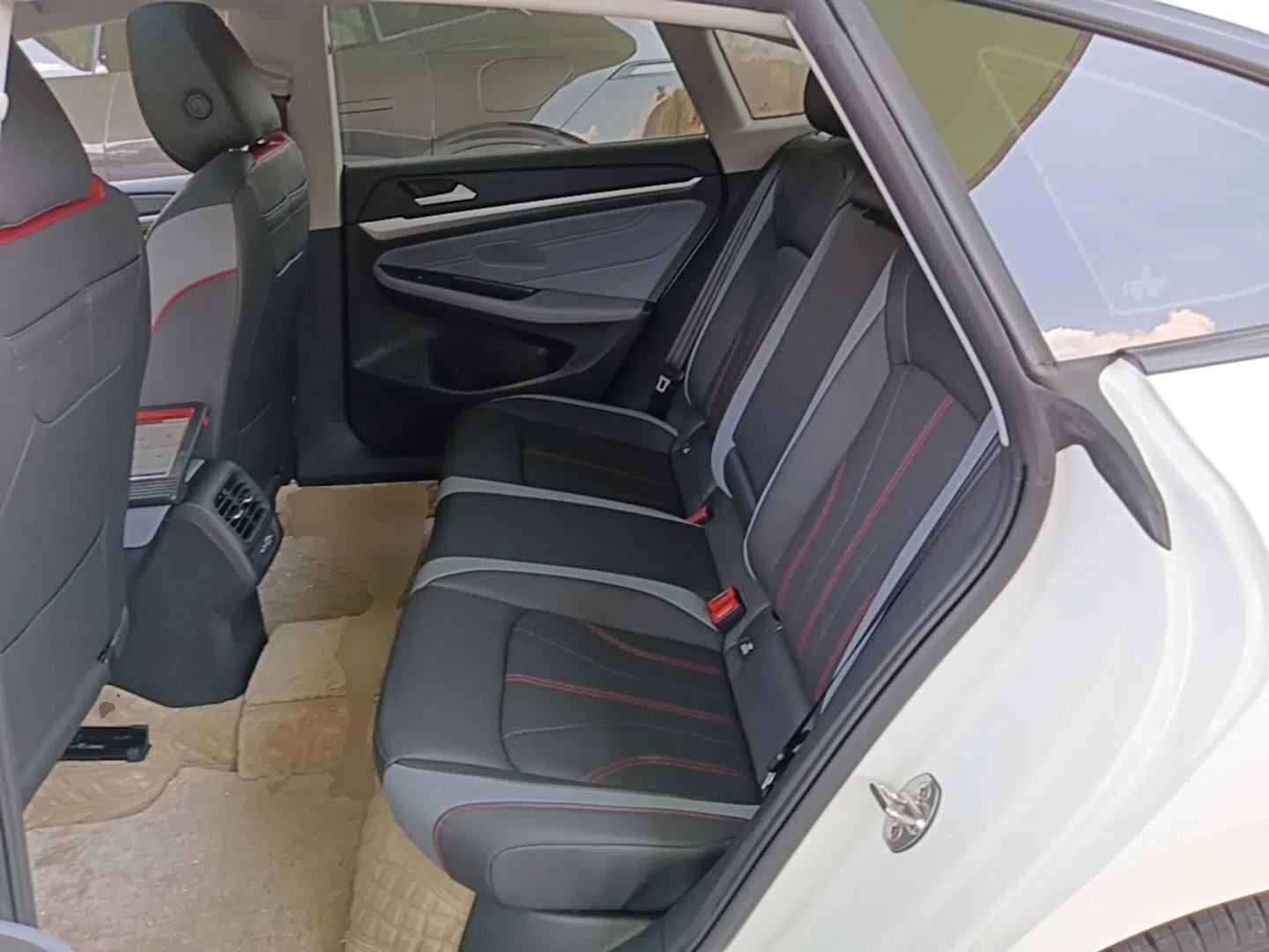 Volkswagen Lamando 2022 Lingdu L 280TSI DSG Spicy Edition — миниатюра 25
