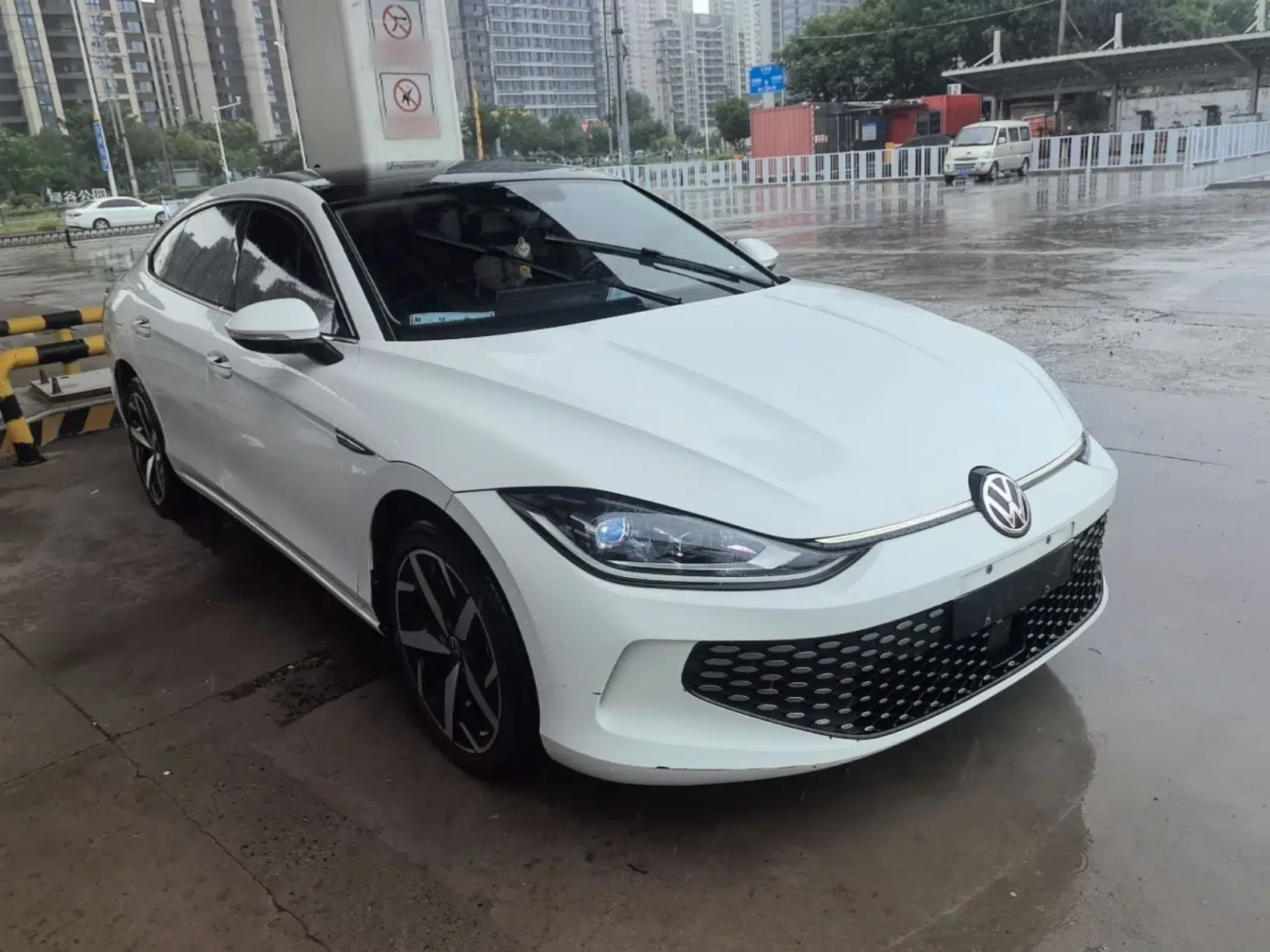 Volkswagen Lamando 2023 Lavida L 280TSI DSG Cool & Spicy Edition — миниатюра 3