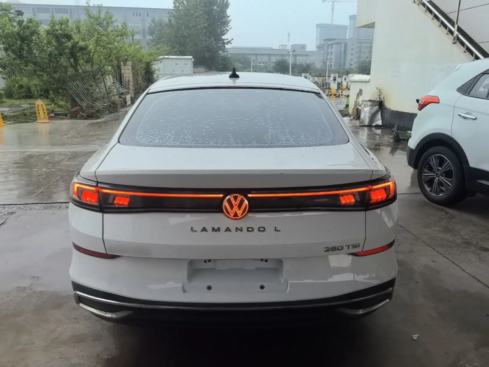 Volkswagen Lamando 2023 Lavida L 280TSI DSG Cool & Spicy Edition — миниатюра 5