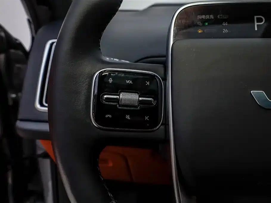 Li Auto L8 2023 Max — миниатюра 31