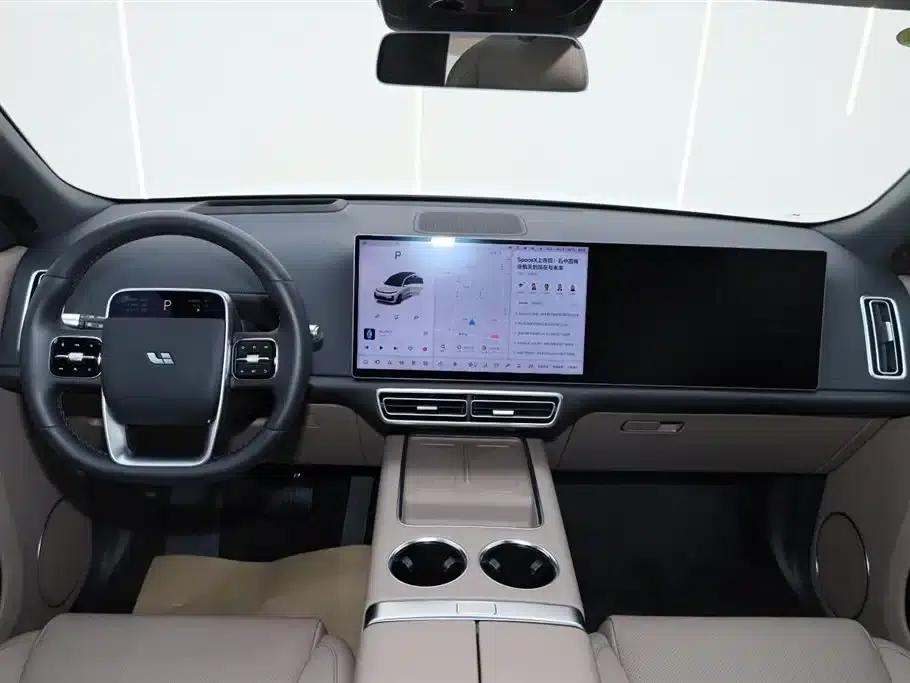 Li Auto L8 2025 Max Smart Renewal Edition — миниатюра 18
