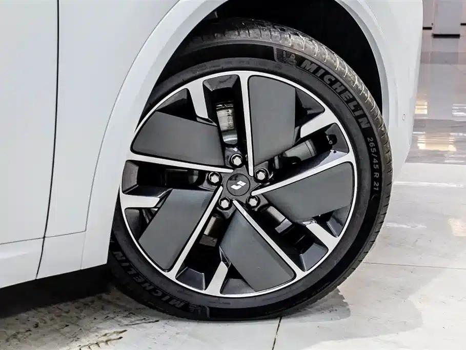 Li Auto L8 2025 Max Smart Renewal Edition — миниатюра 27