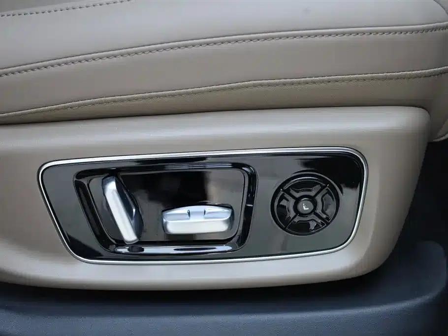 Li Auto L8 2025 Max Smart Renewal Edition — миниатюра 6