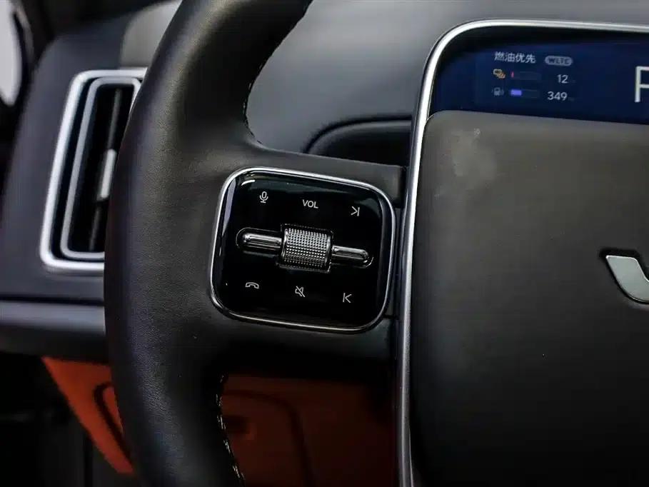 Li Auto L8 2025 Max Smart Renewal Edition — миниатюра 30