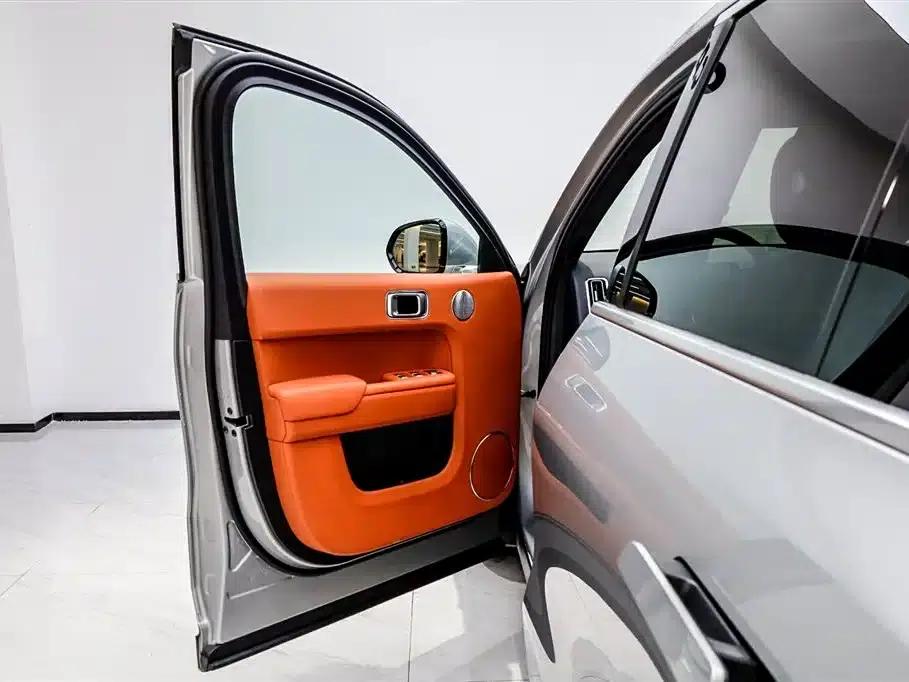 Li Auto L8 2023 Max — миниатюра 4