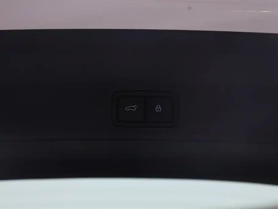 Li Auto L8 2025 Max Smart Renewal Edition — миниатюра 2