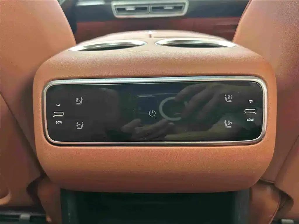 Li Auto L8 2024 Pro — миниатюра 24