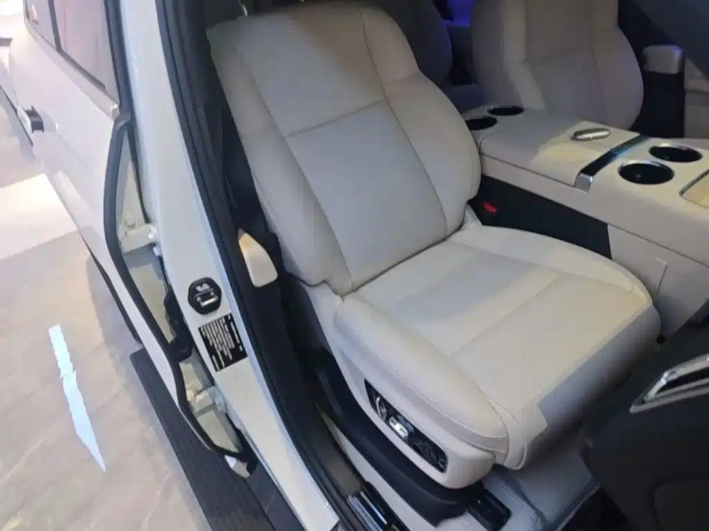 Li Auto L8 2025 Ultra Intelligent Renewal Edition — миниатюра 25