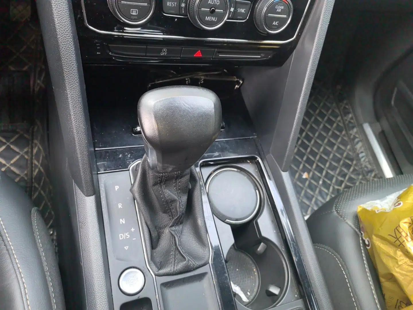Volkswagen Teramont 2019 330TSI Two-Wheel-Drive Luxury Edition China V Standard — миниатюра 14