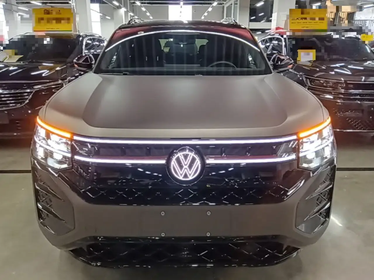 Volkswagen Teramont 2025 Tiguan Pro 450TSI Four-Wheel Drive Summit Edition — миниатюра 2