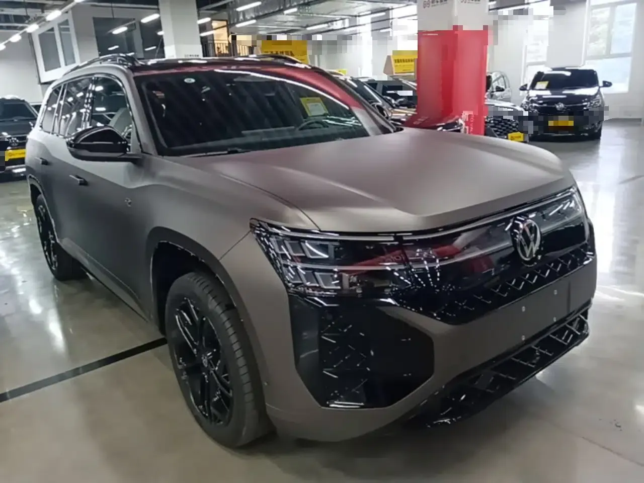Volkswagen Teramont 2025 Tiguan Pro 450TSI Four-Wheel Drive Summit Edition — миниатюра 3