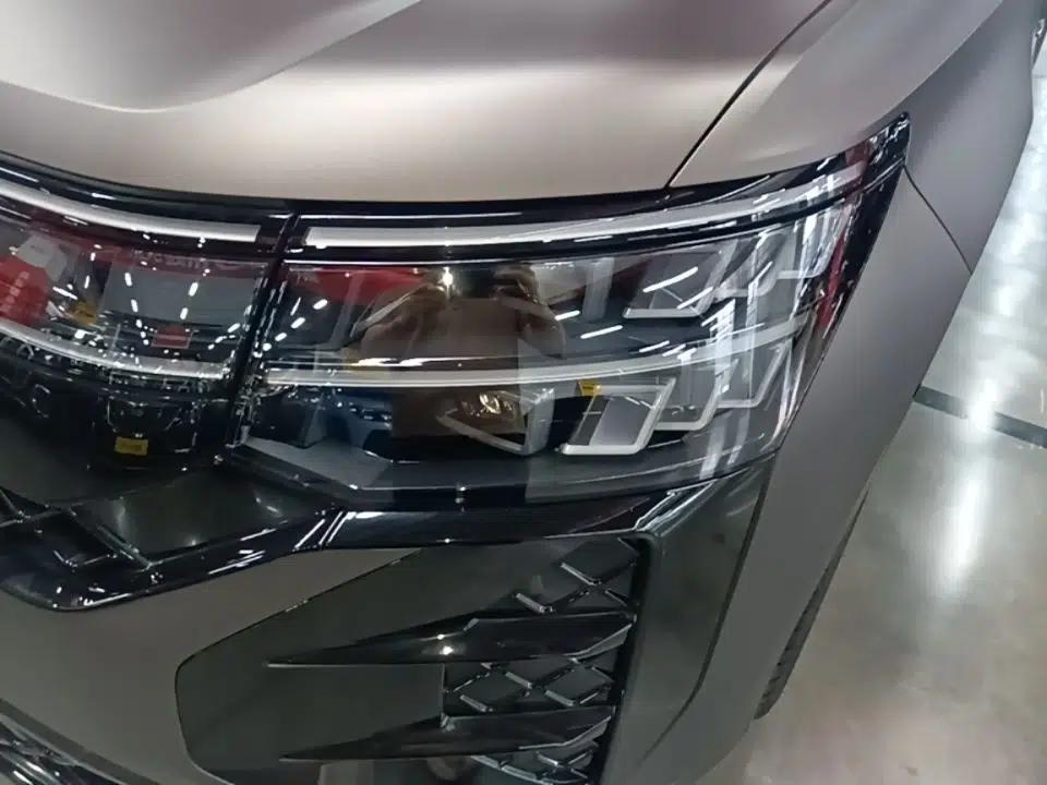 Volkswagen Teramont 2025 Tiguan Pro 450TSI Four-Wheel Drive Summit Edition — миниатюра 8