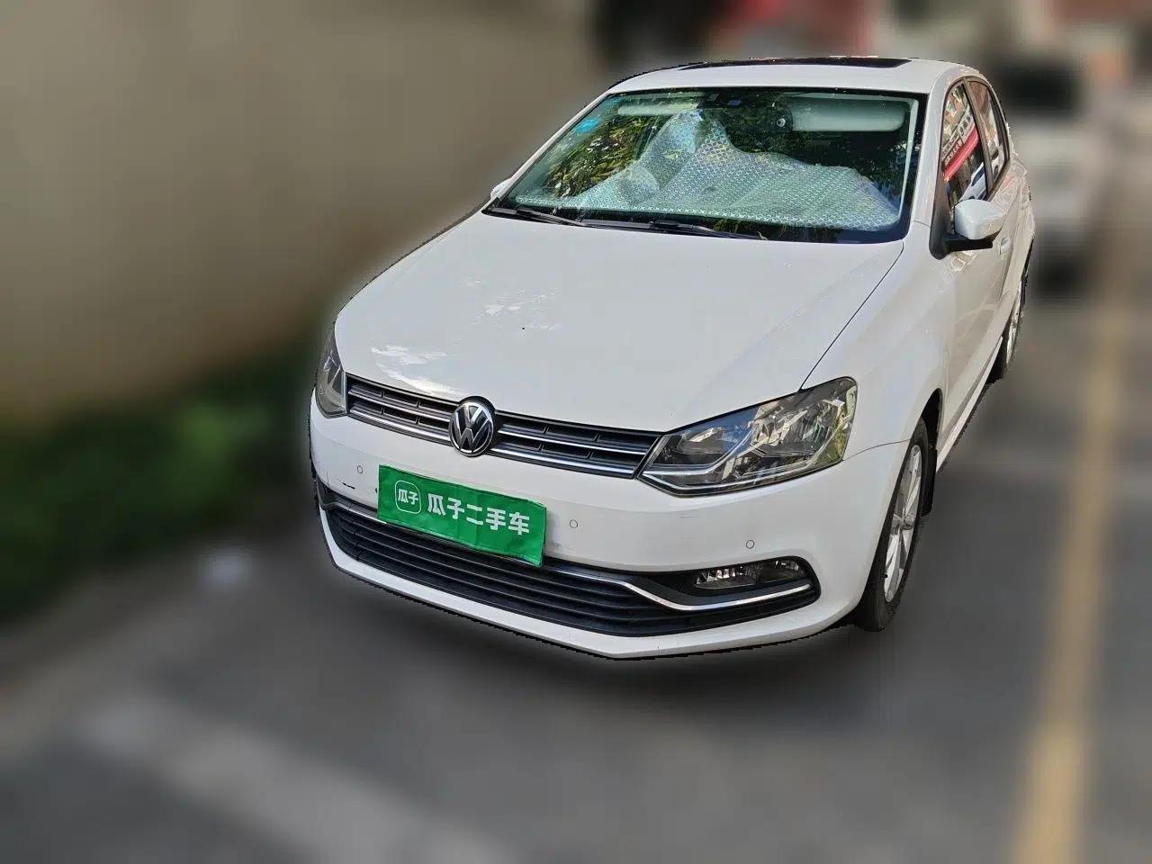 Volkswagen Polo 2014 1.4L Automatic Luxury Edition — миниатюра 2