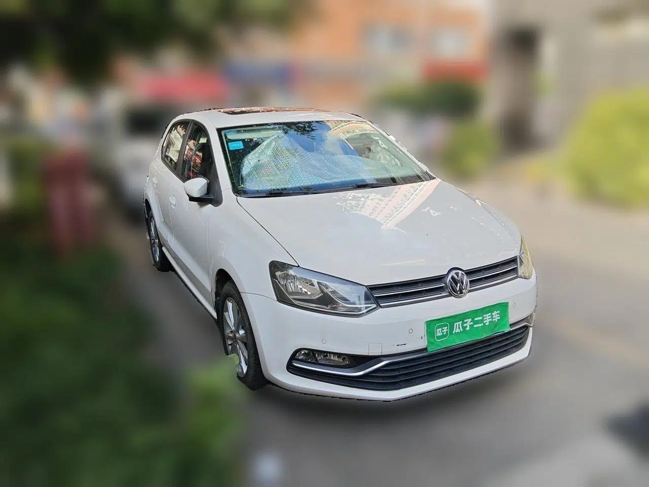Volkswagen Polo 2014 1.4L Automatic Luxury Edition — миниатюра 3