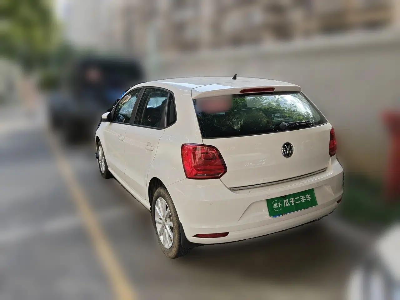 Volkswagen Polo 2014 1.4L Automatic Luxury Edition — миниатюра 4