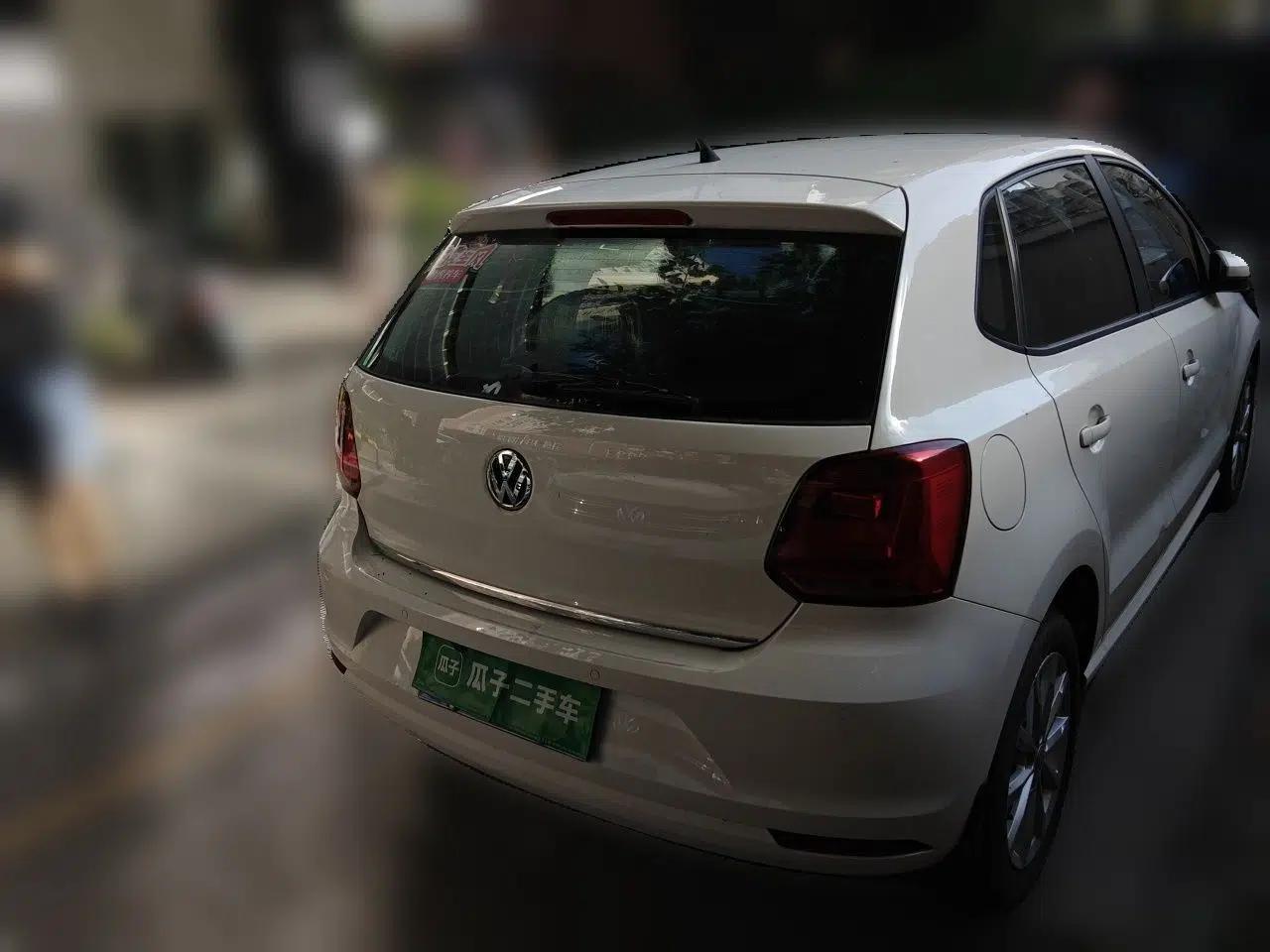 Volkswagen Polo 2014 1.4L Automatic Luxury Edition — миниатюра 5