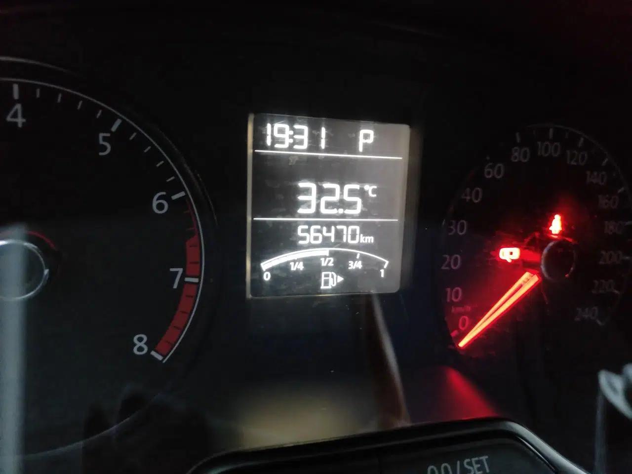 Volkswagen Polo 2016 1.4L Cross Polo Automatic — миниатюра 12