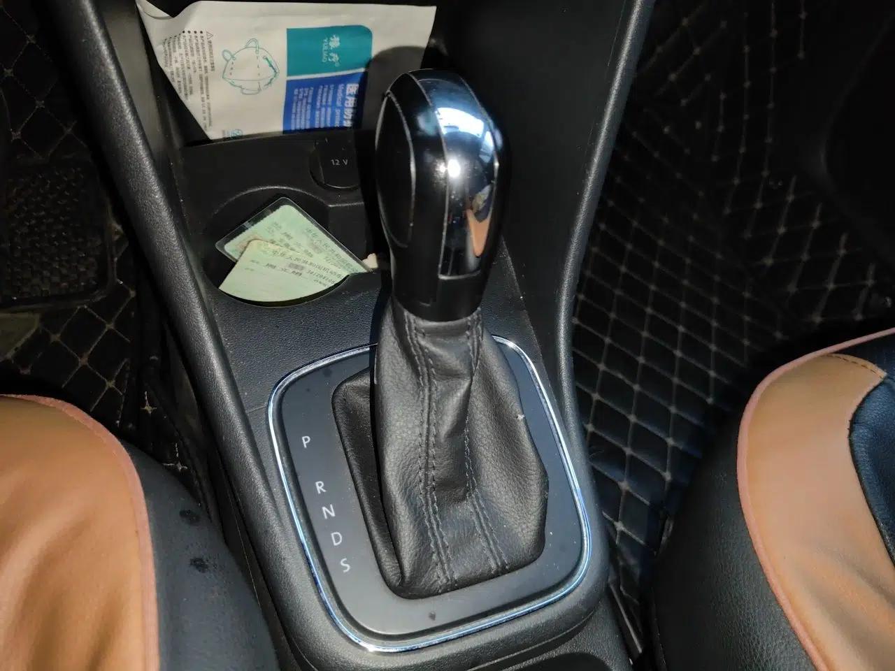 Volkswagen Polo 2016 1.4L Cross Polo Automatic — миниатюра 14