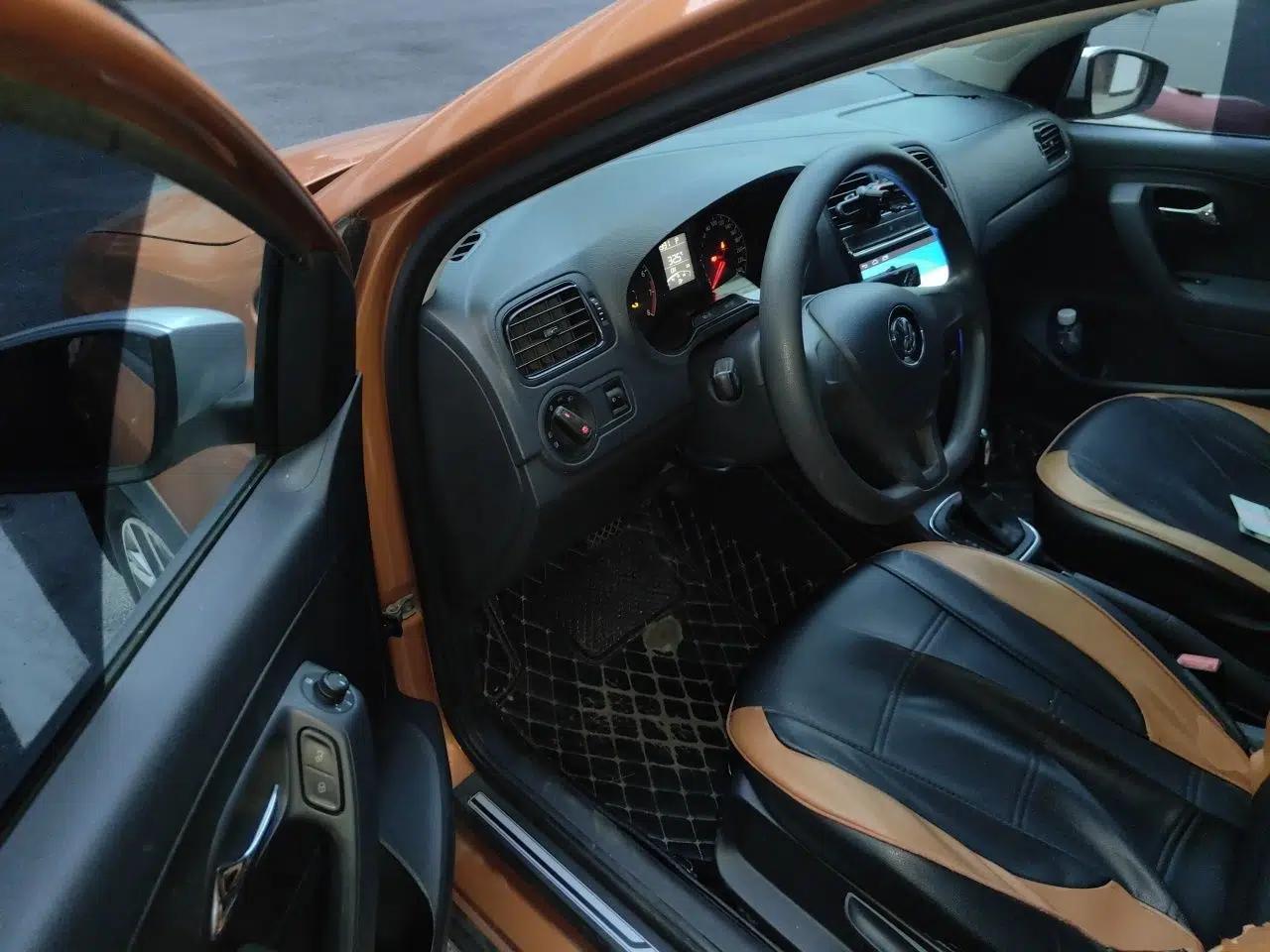 Volkswagen Polo 2016 1.4L Cross Polo Automatic — миниатюра 16