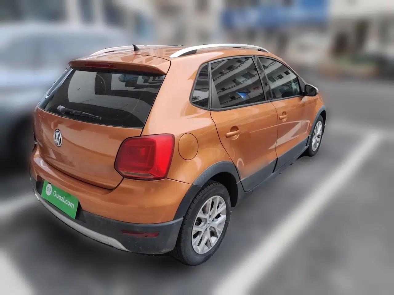 Volkswagen Polo 2016 1.4L Cross Polo Automatic — миниатюра 6