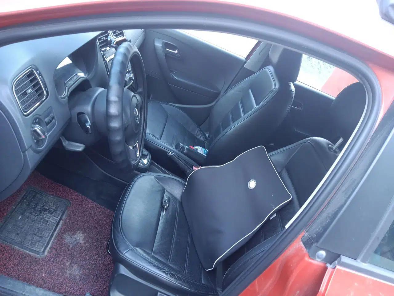 Volkswagen Polo 2011 1.6L Automatic ZhiKu Edition — миниатюра 15
